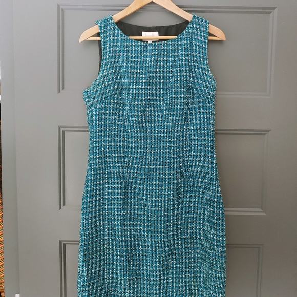 Channel style dress - Picture 4 of 4